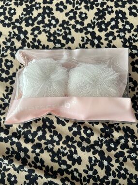 PMD White Mesh Body Poufs - Twin Pack